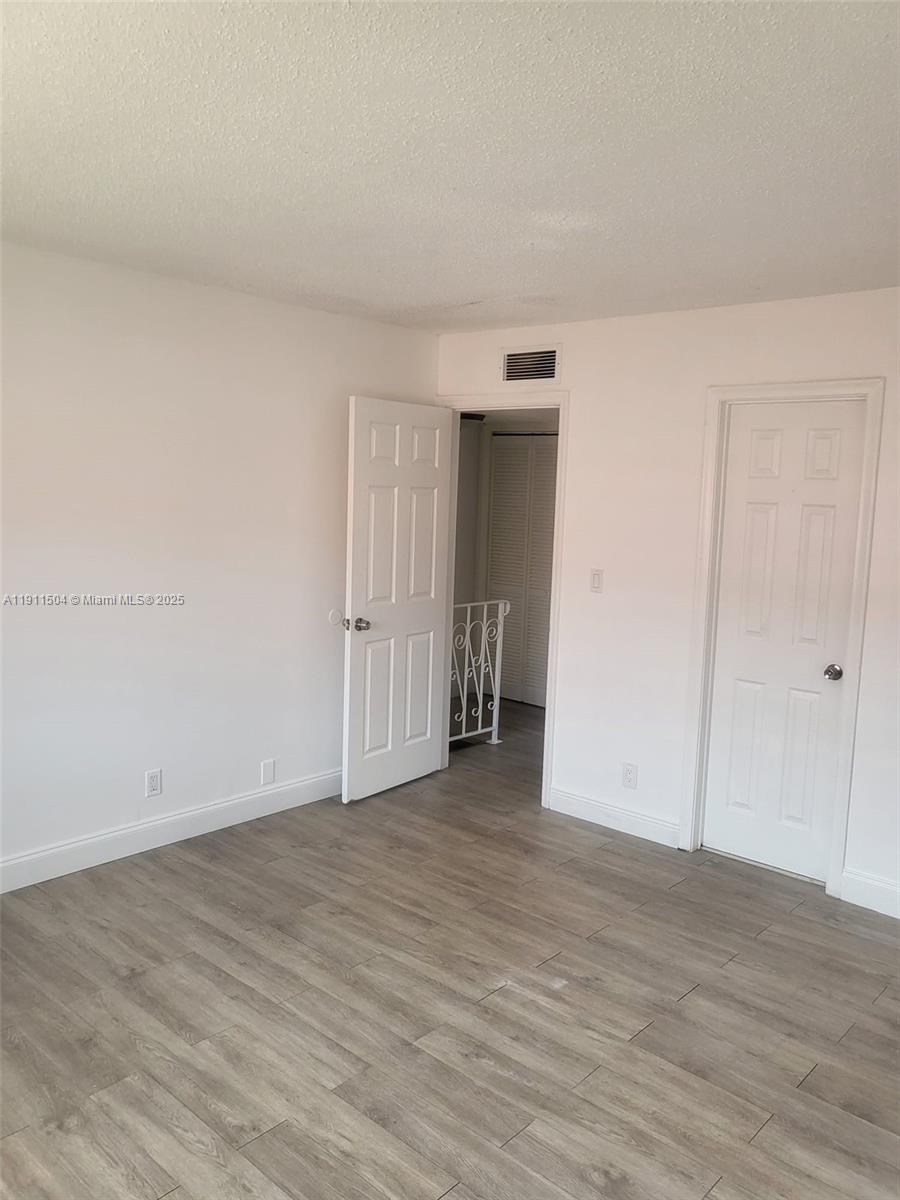 1ad5be0d-1030 Listing #A11911504