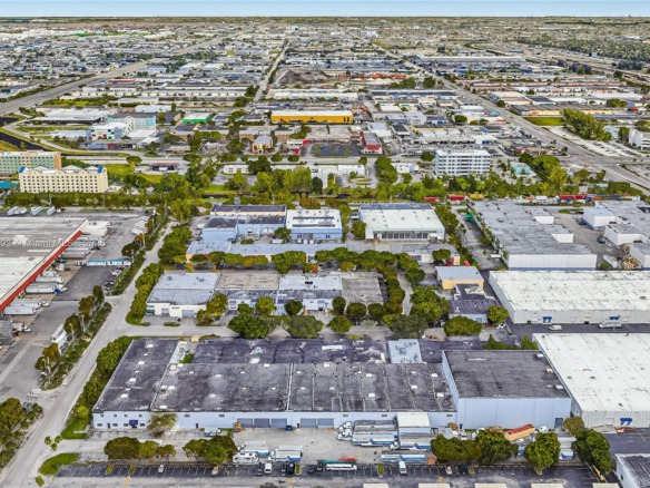 3353 NW 74th Ave, Miami FL 33122 — #A11915593