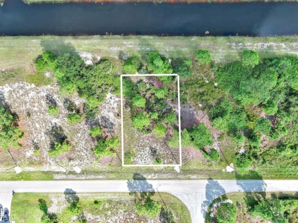 745 Troy Ave, Lehigh Acres FL 33974 — #A11891147
