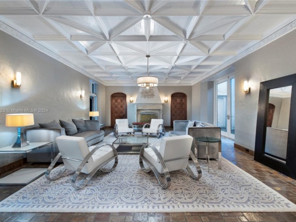 4745 Pine Tree Dr, Miami Beach FL 33140 — #A11697123