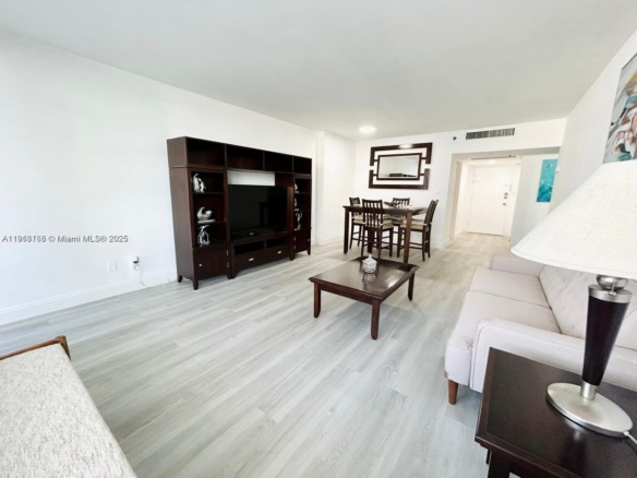 100 Lincoln Rd # 535, Miami Beach FL 33139 — #A11918168