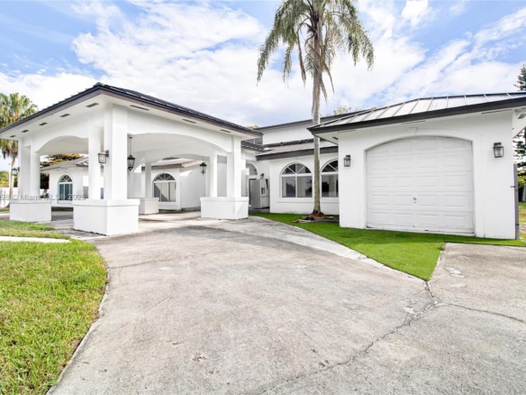 425 SW 129th Ave, Miami FL 33184 — #A11904998