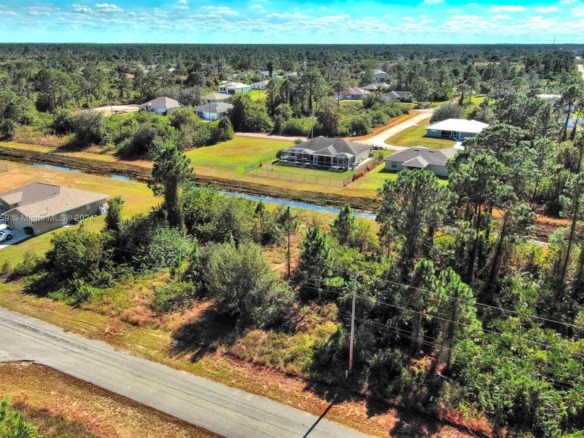 844 Carbon St E, Lehigh Acres FL 33974 — #A11702559