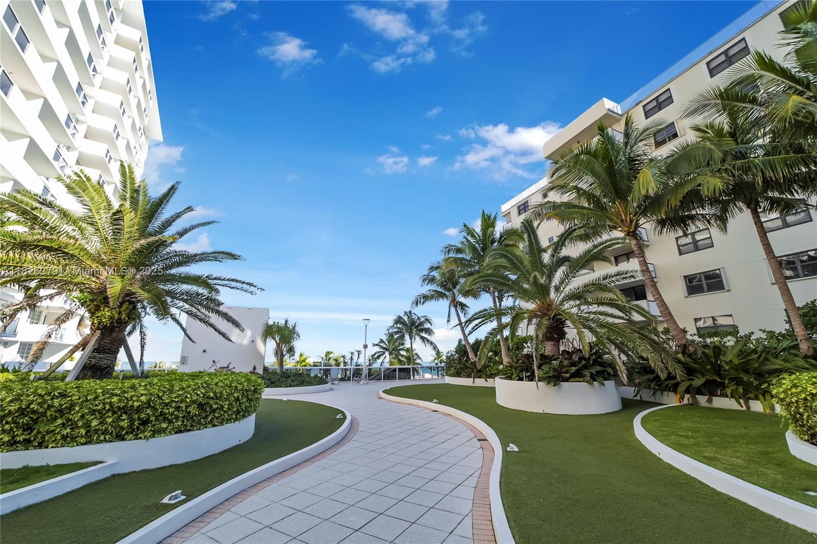 1ad5be0d-1366 100 Lincoln Rd # 315, Miami Beach FL 33139 — #A11826279
