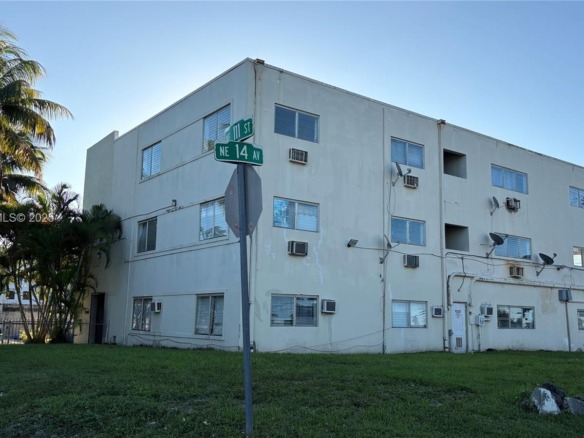 1400 NE 111th St, Miami FL 33161 — #A11919179