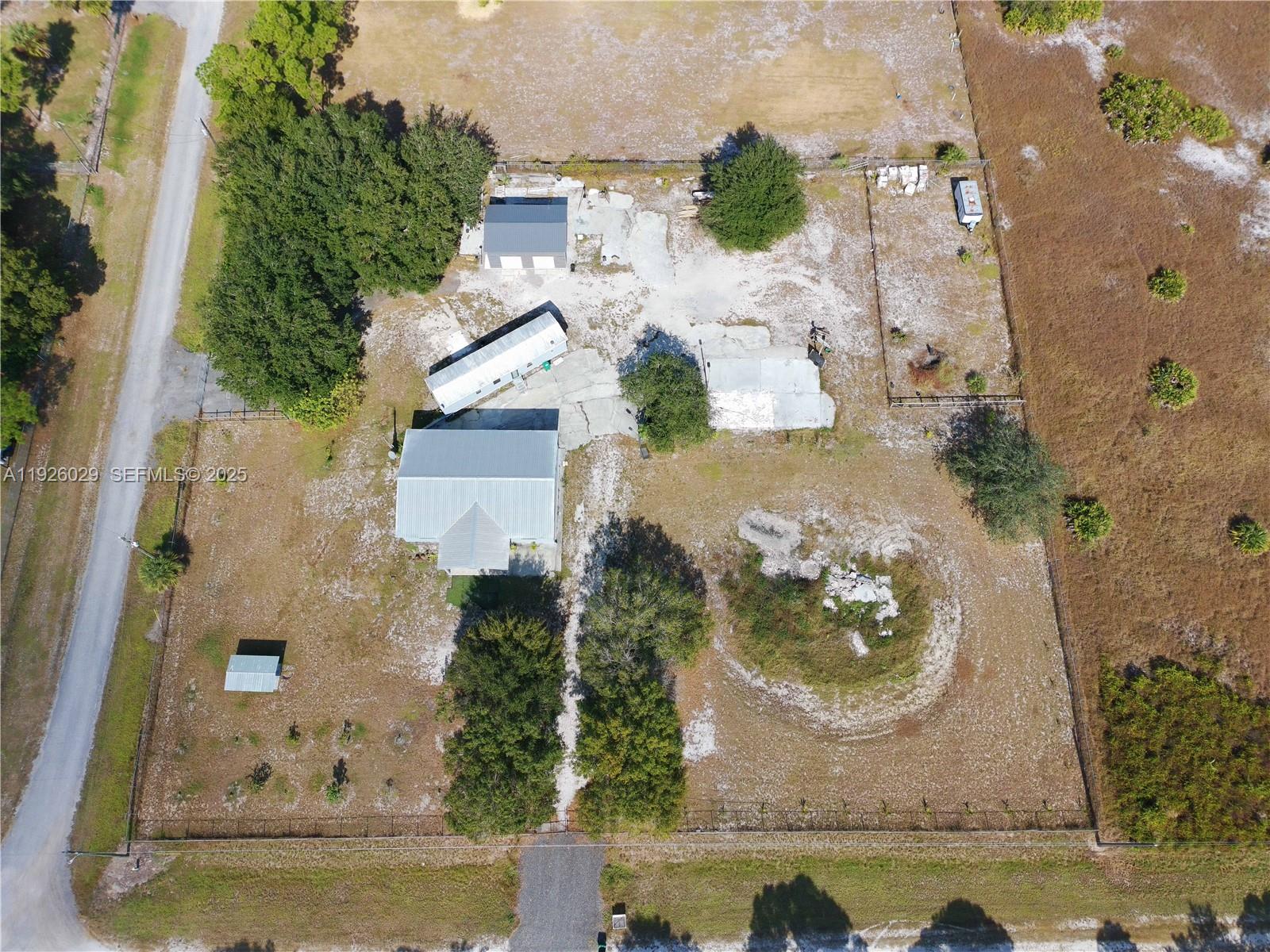 1ad5be0d-1436 527 PERIMETER RD, La Belle FL 33440 — #A11926029