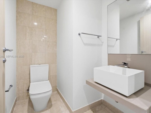 1000 Brickell Plz # 3211, Miami FL 33131 — #A11922286