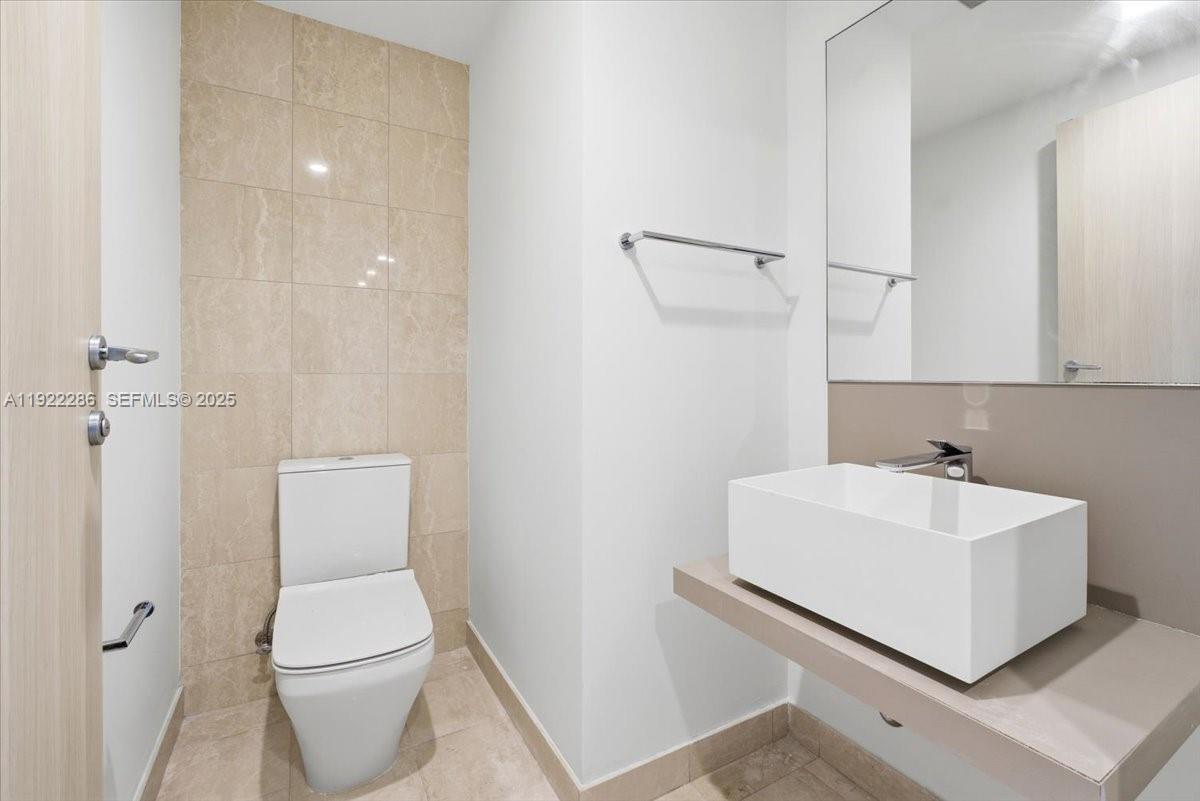 1ad5be0d-1441 1000 Brickell Plz # 3211, Miami FL 33131 — #A11922286