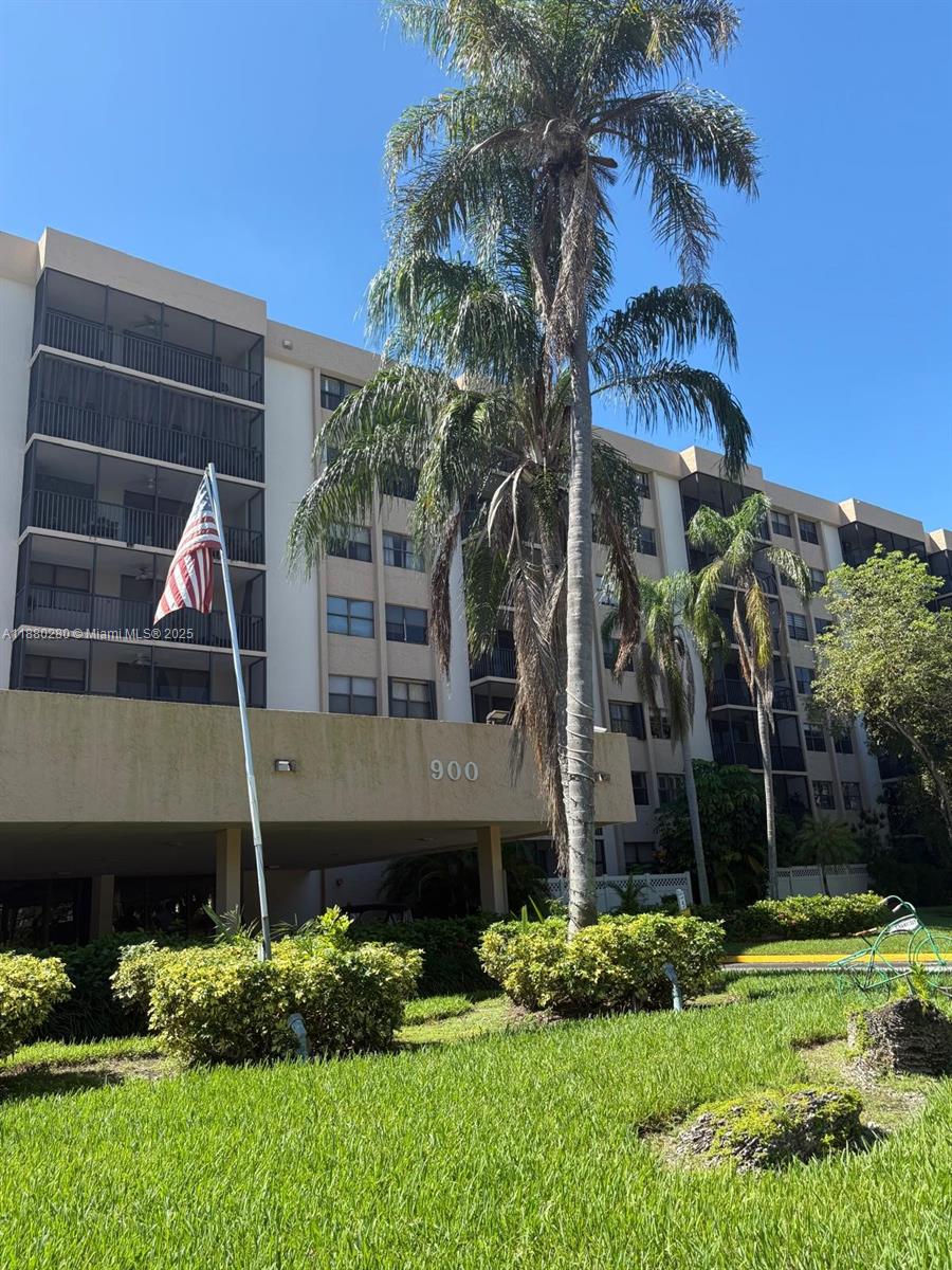 1ad5be0d-1447 900 NE 195th St # 702, Miami FL 33179 — #A11880280