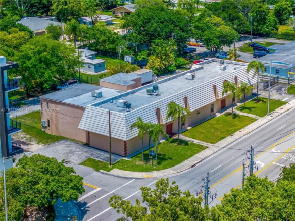 9765 SW 184th St, Palmetto Bay FL 33157 — #A11822565
