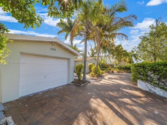 1524 NE 18th Ave, Fort Lauderdale FL 33304 — #A11927612