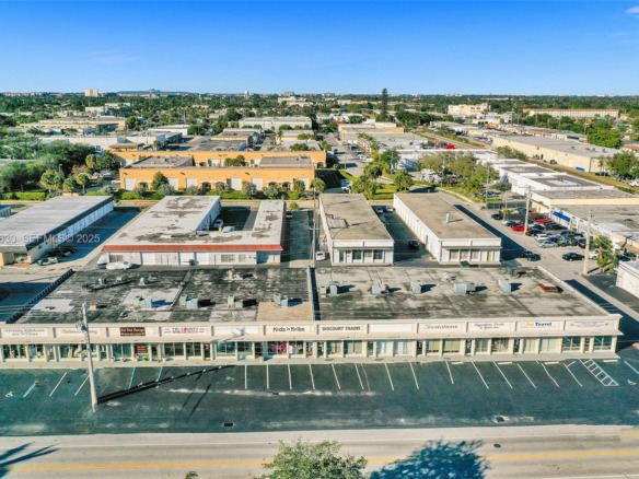 4500 N Dixie Hwy, Oakland Park FL 33334 — #A11927630