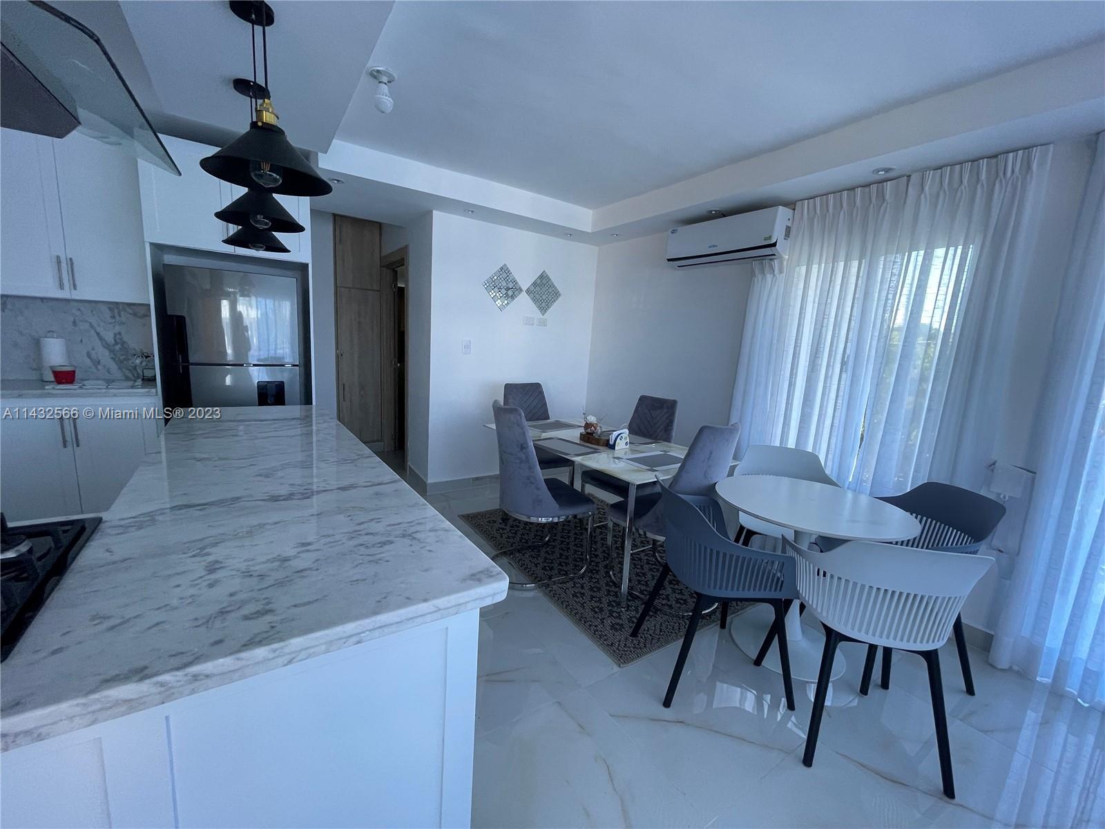 1ad5be0d-15 00 Palenque # 302, DR — #A11432566