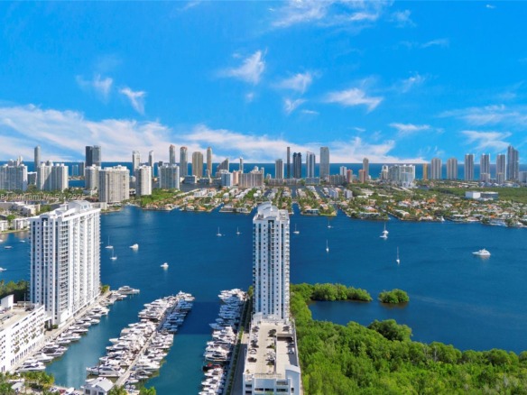17211 Biscayne Blvd #013, Miami FL 33160 — #A11803984