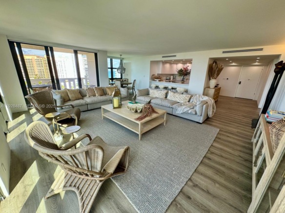 1121 Crandon Blvd # E1001, Key Biscayne FL 33149 — #A11928487