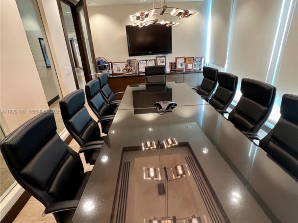 20900 NE 30 TH Ave, Aventura FL 33180 — #A11929169