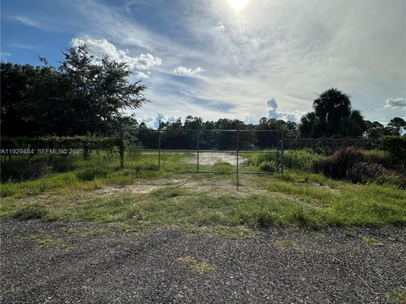 420 S. CORAL ST., Clewiston FL 33440 — #A11929484