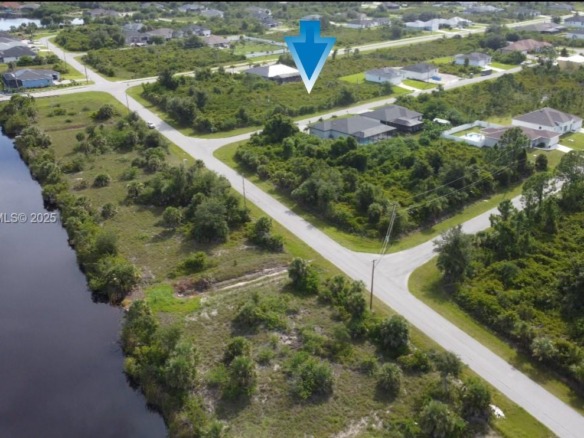 13581 Jeronimo Ln, Port Charlotte FL 33981 — #A11929151