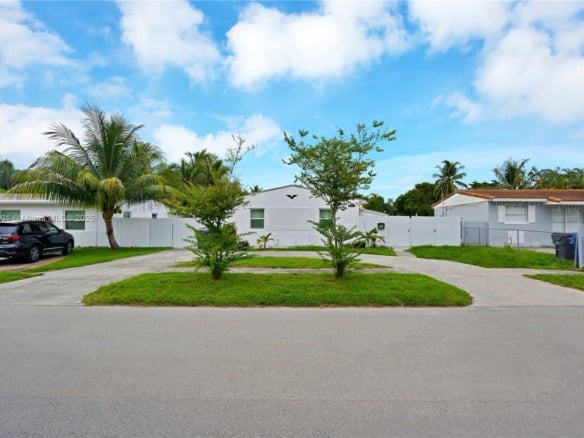 2615 Liberty St, Hollywood FL 33020 — #A11868161