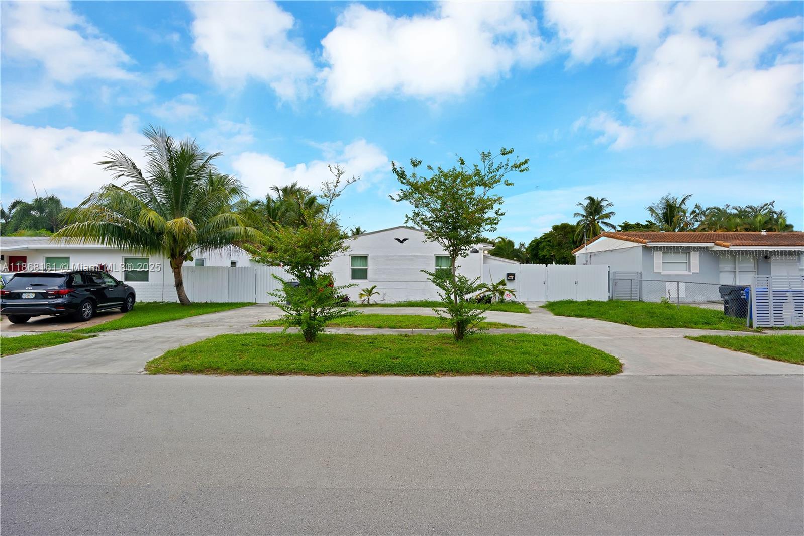 2615 Liberty St, Hollywood FL 33020 — #A11868161