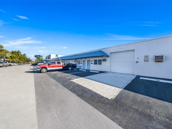 3560 NW 10th Ave, Oakland Park FL 33309 — #A11932090
