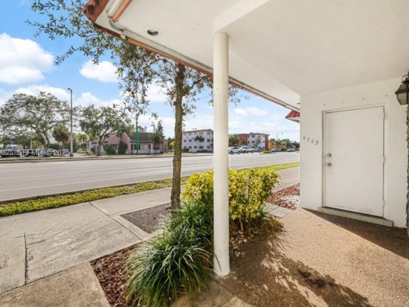4749 Hollywood Blvd, Hollywood FL 33021 — #A11934325