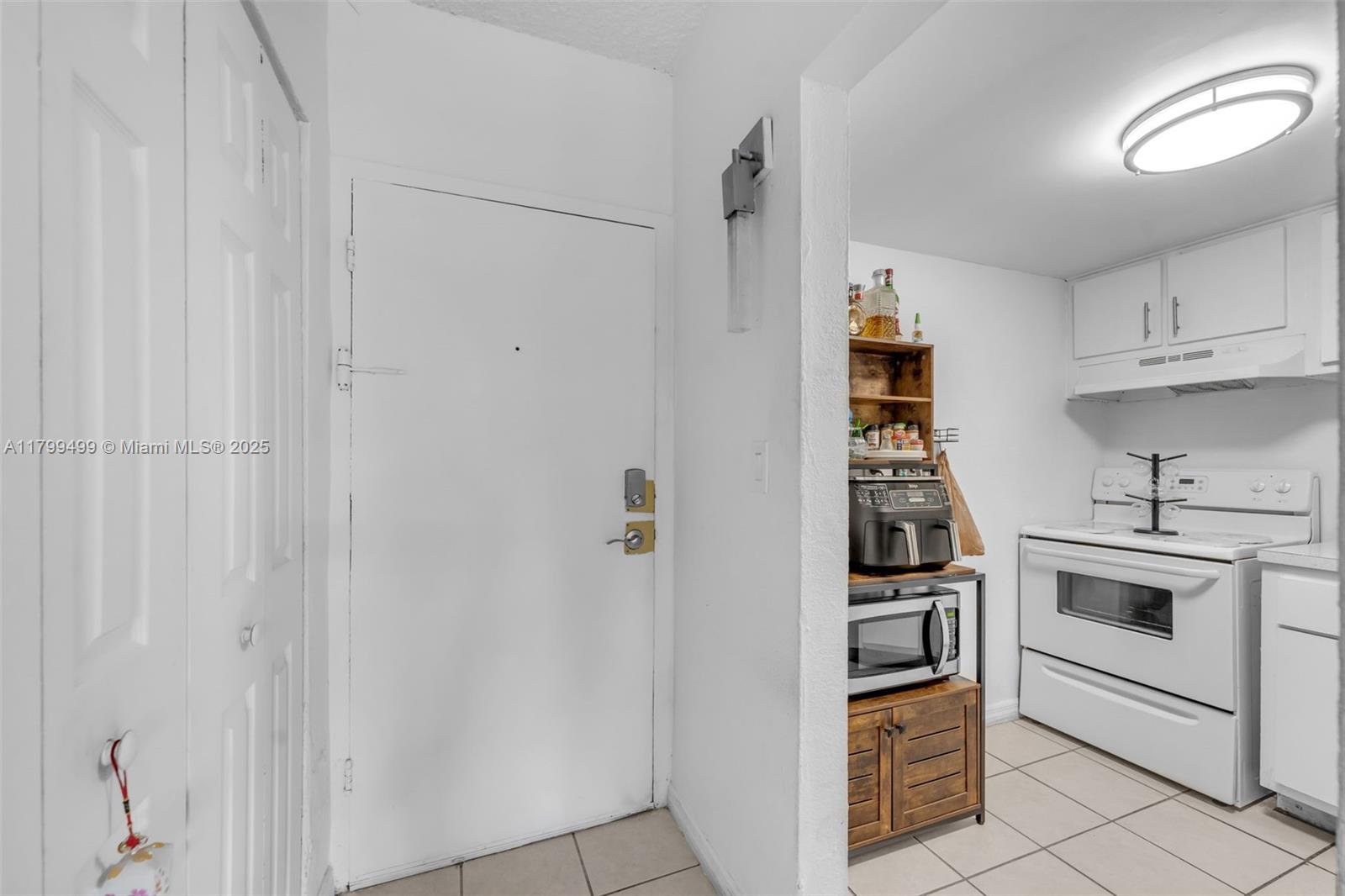 1ad5be0d-1855 4550 NW 9th St # 106E, Miami FL 33126 — #A11799499