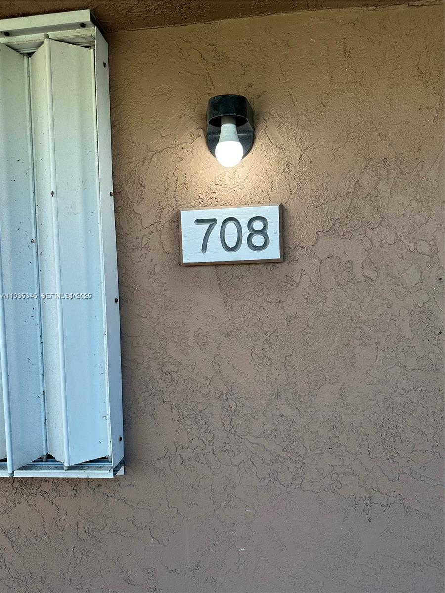 1ad5be0d-1883 708 SE 3rd Ave Ext # 201, Hallandale Beach FL 33009 — #A11935346