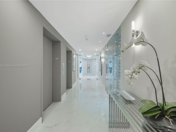 300 S Pointe Dr # 4306, Miami Beach FL 33139 — #A11906490