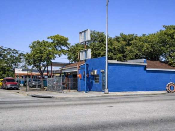 1650 NW 27th Ave, Miami FL 33125 — #A11937038