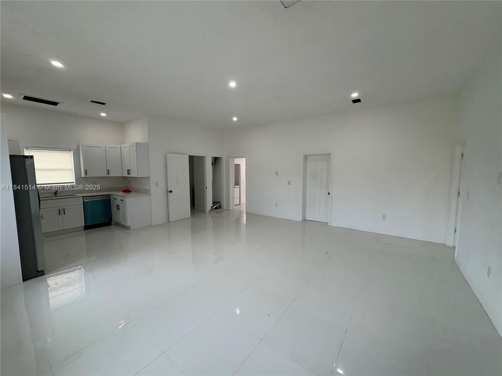 1ad5be0d-2039 13485 NE jacksonville rd, Other City – In The State Of Florida FL 32113 — #A11841514