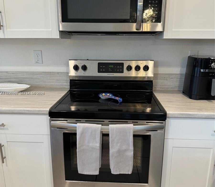 900