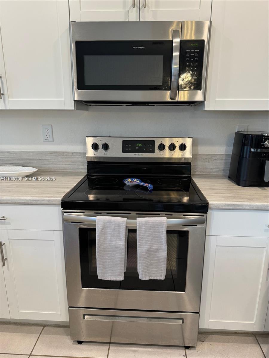 1ad5be0d-2051 21441 NE 3rd Pl, Miami FL 33179 — #A11938807