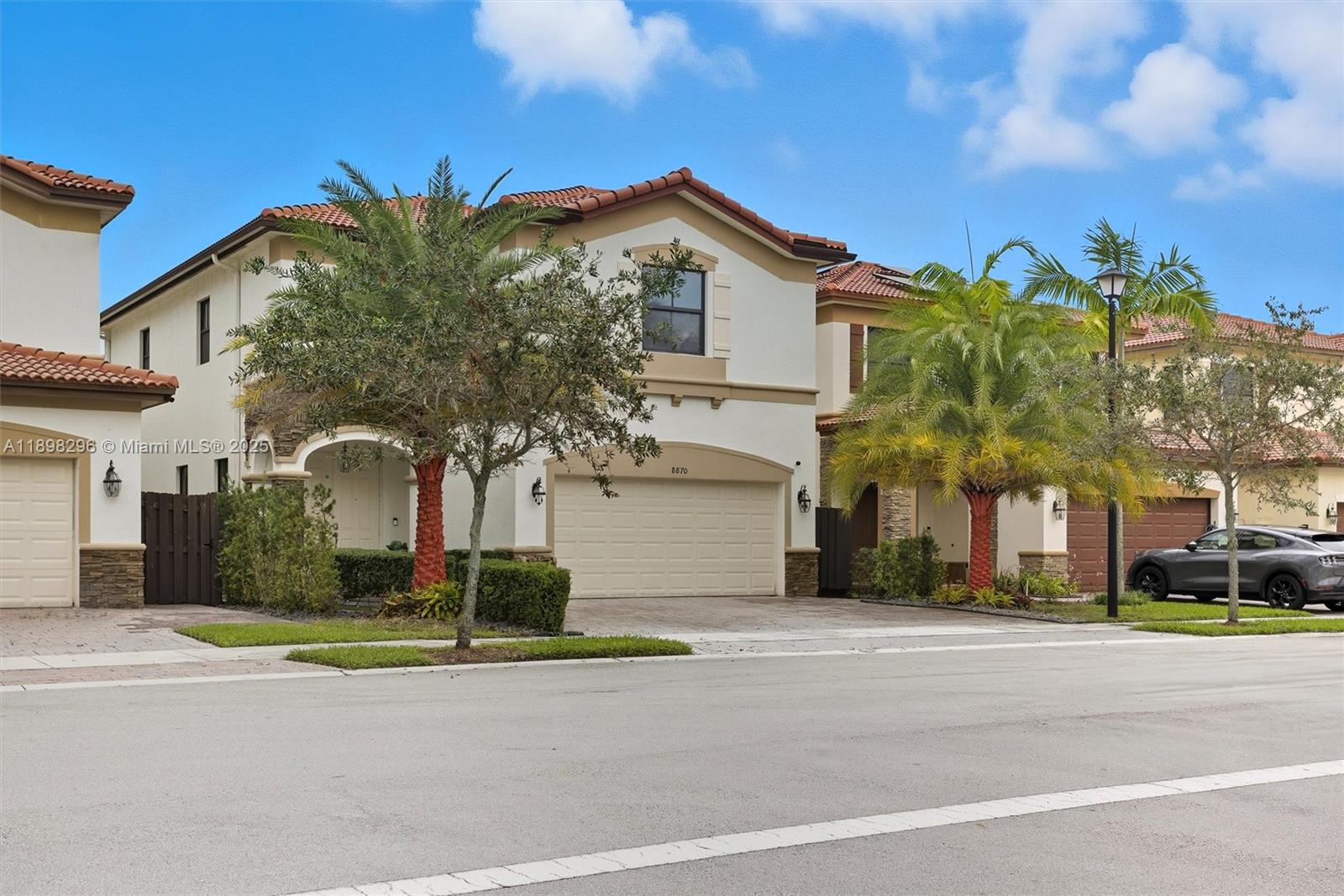 1ad5be0d-2117 8870 NW 99th Path, Doral FL 33178 — #A11898296