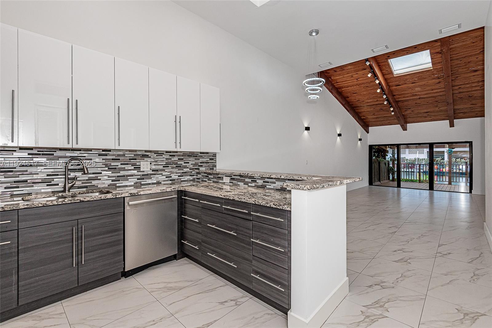 1ad5be0d-2126 2621 S Parkview Dr, Hallandale Beach FL 33009 — #A11924617