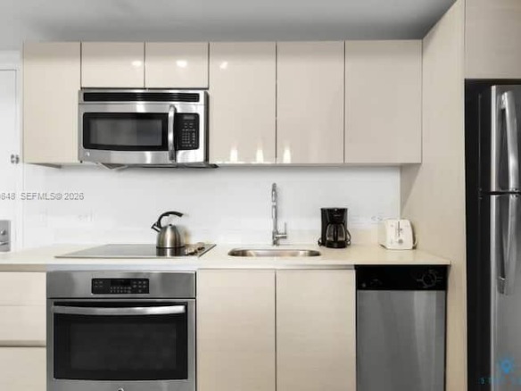 2602 E Hallandale Beach Blvd # R2006, Hallandale Beach FL 33009 — #A11940848