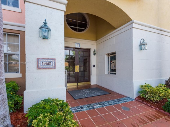 19601 E Country Club Dr # 7104, Aventura FL 33180 — #A11941604