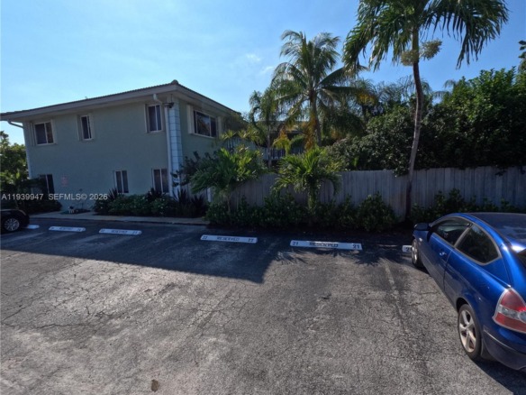 1423 Holly Heights Dr # 15, Fort Lauderdale FL 33304 — #A11939947