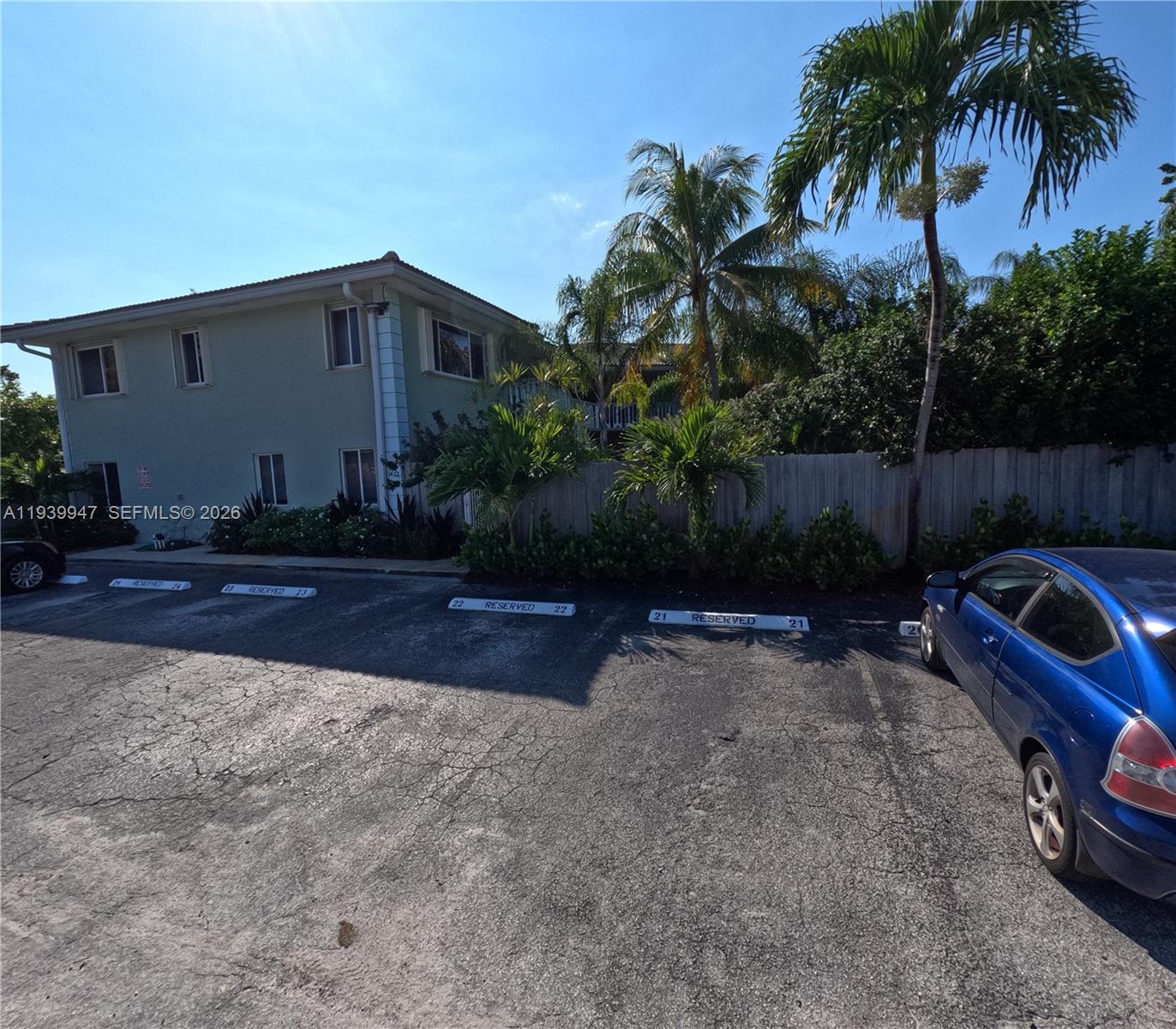 1ad5be0d-2196 1423 Holly Heights Dr # 15, Fort Lauderdale FL 33304 — #A11939947