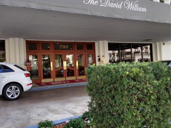 700 Biltmore Way # 216, Coral Gables FL 33134 — #A11940552