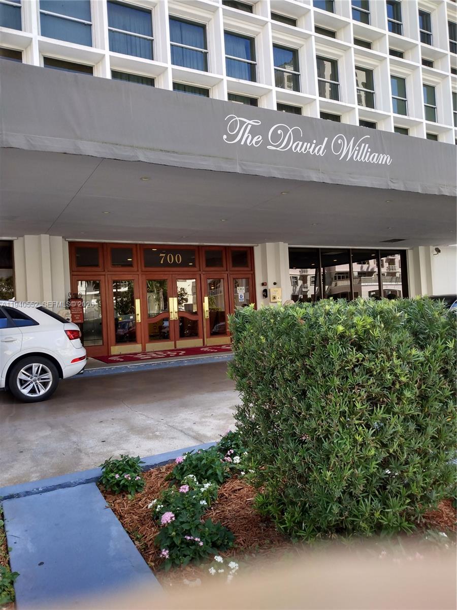 700 Biltmore Way # 216, Coral Gables FL 33134 — #A11940552