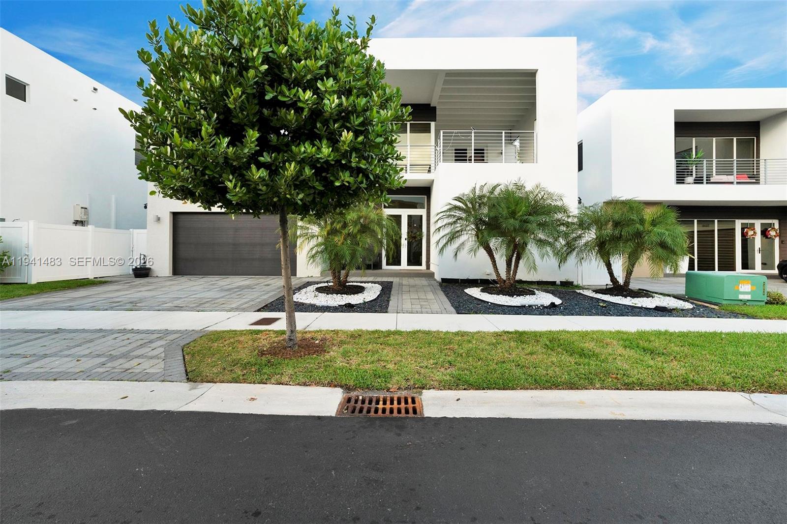 1ad5be0d-2296 10055 NW 77th St, Doral FL 33178 — #A11941483