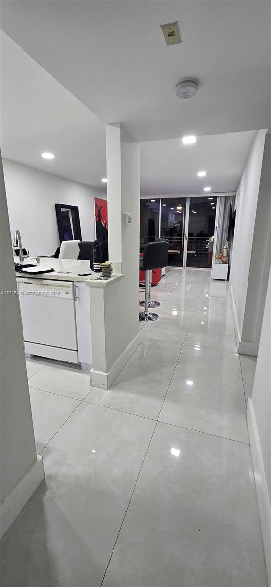 1ad5be0d-2301 9460 Tangerine Pl # 404, Davie FL 33324 — #A12026413