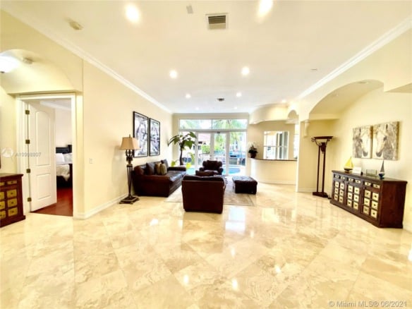 Listing #A10988807