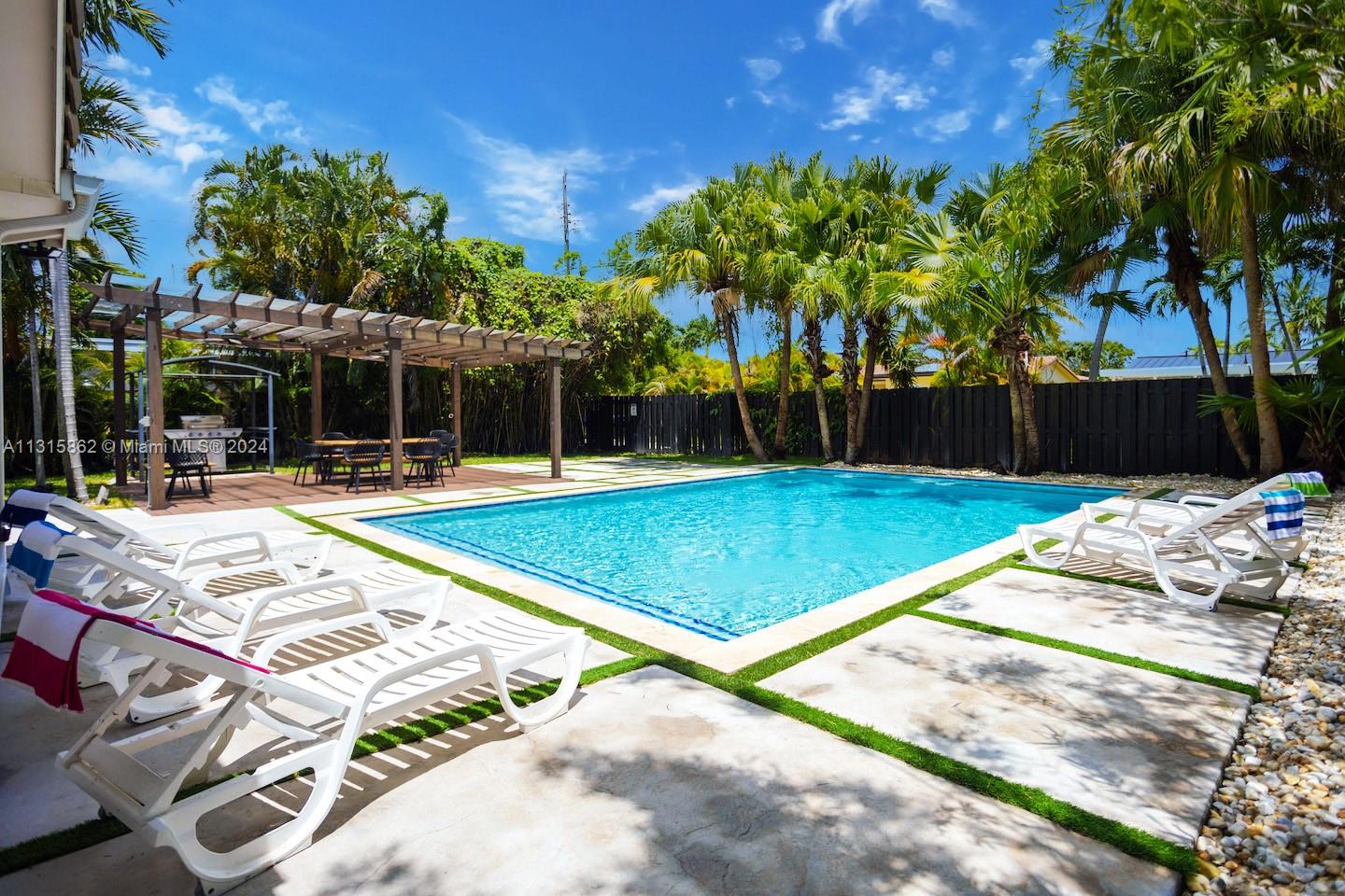 1ad5be0d-2586 1307 Rodman St, Hollywood FL 33019 — #A11315862
