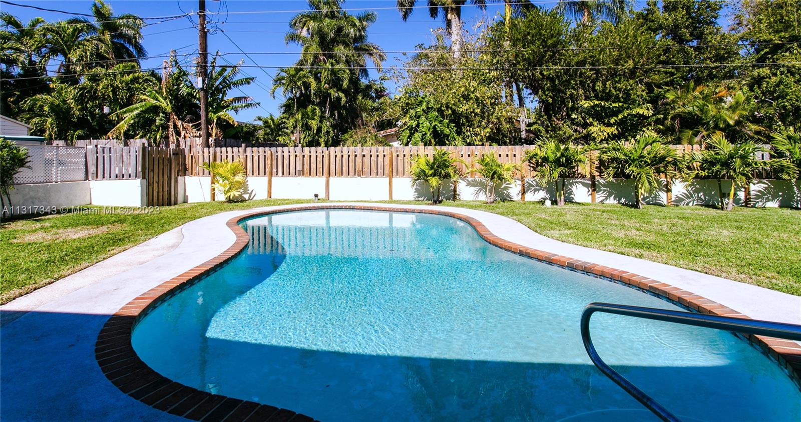 1ad5be0d-2588 951 Washington St, Hollywood FL 33019 — #A11317343