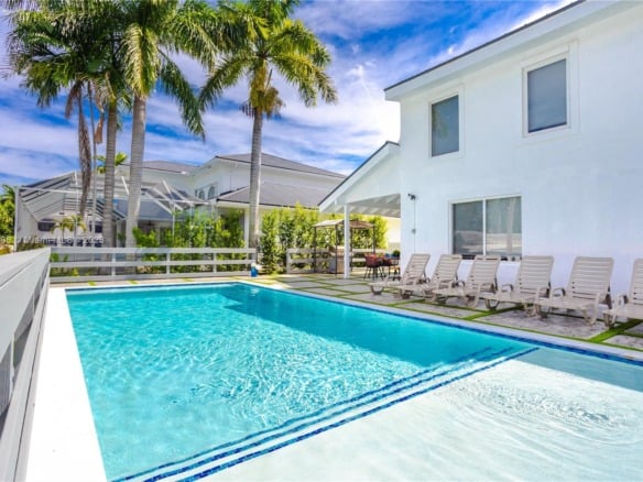 1109 Hollywood Blvd, Hollywood FL 33019 — #A11317805