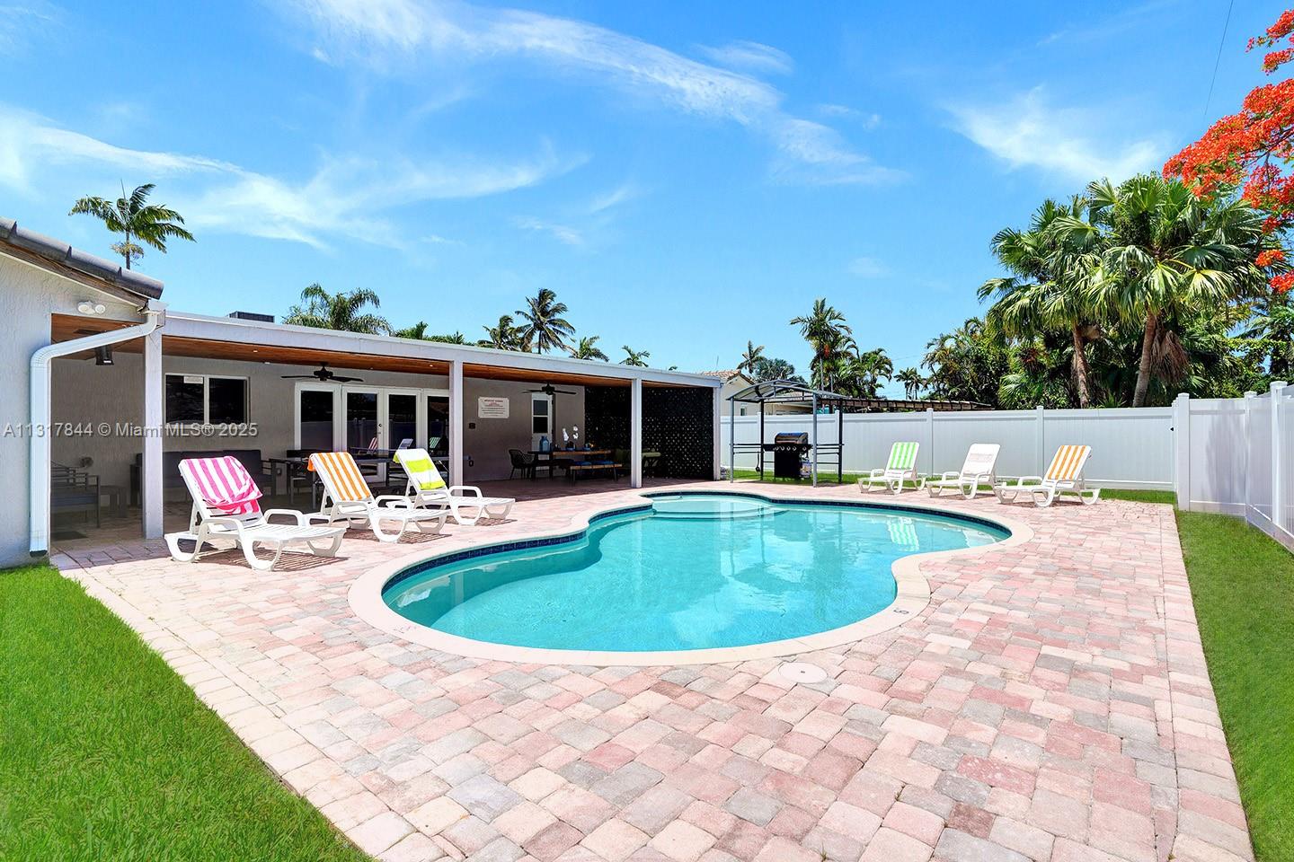 1301 Rodman St, Hollywood FL 33019 — #A11317844