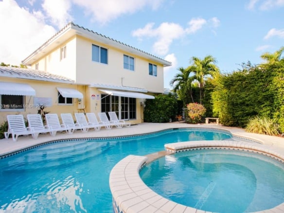 809 S 17th Ave, Hollywood FL 33020 — #A11328233