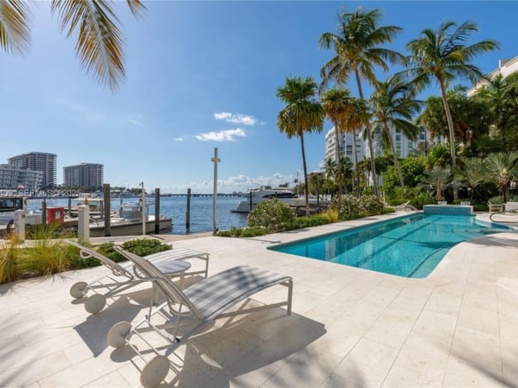 1660 W Glencoe St # 302, Coconut Grove FL 33133 — #A11333409